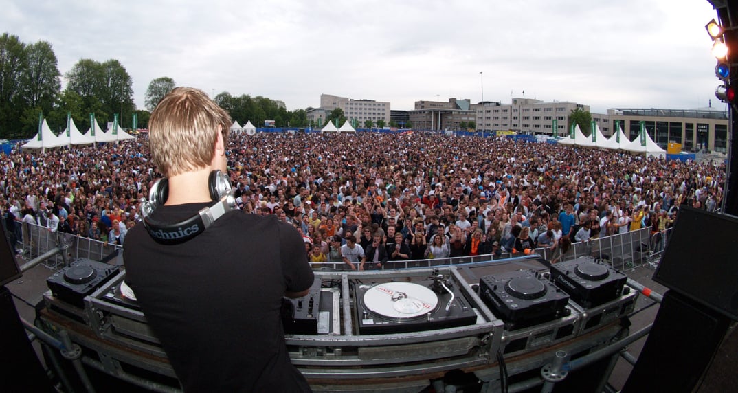 Festival menigte vanuit DJ